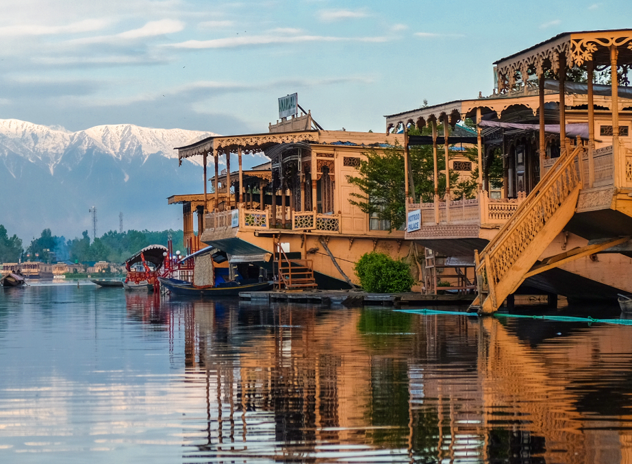 Dal Lake in Winter